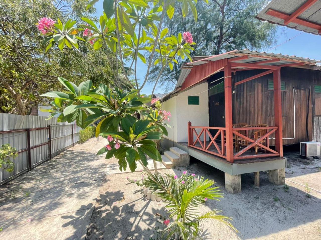B'First Chalet Perhentian Island Kampung Kuala Besut Exterior foto